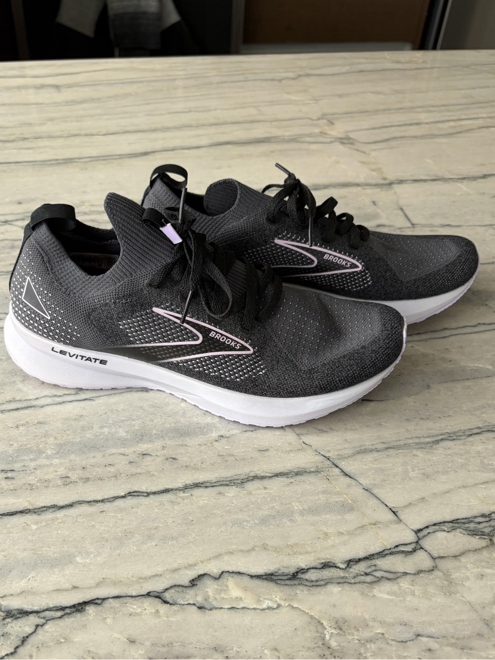 Brooks Levitate 5 Women’s Athletic Shoes - Gray